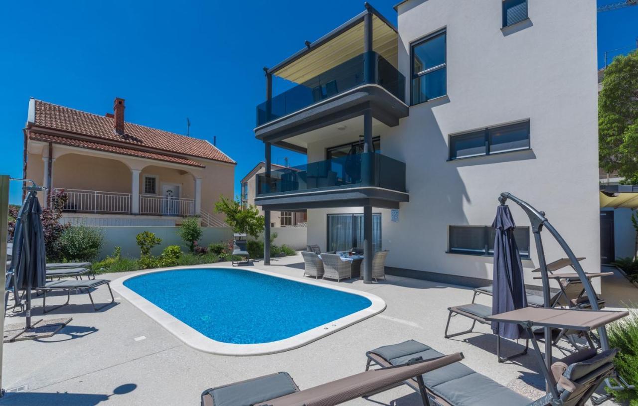 Modern Apartments With Shared Pool Near The Sea Pula Zewnętrze zdjęcie